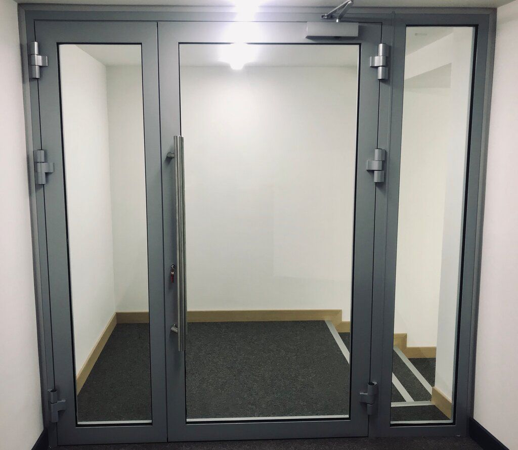 Противопожарная алюминиевая дверь EIW 120 Противопожарная алюминиевая дверь EIW 120